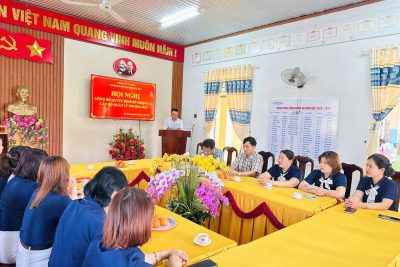 HỘI NGHỊ CÔNG BỐ QUYẾT ĐỊNH BỔ NHIỆM LẠI CBQL TRƯỜNG HỌC