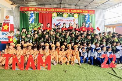 Hoạt động trải nghiệm “BÉ TẬP LÀM CHIẾN SĨ” nhân ngày Thành lập QĐND Việt Nam 22/12